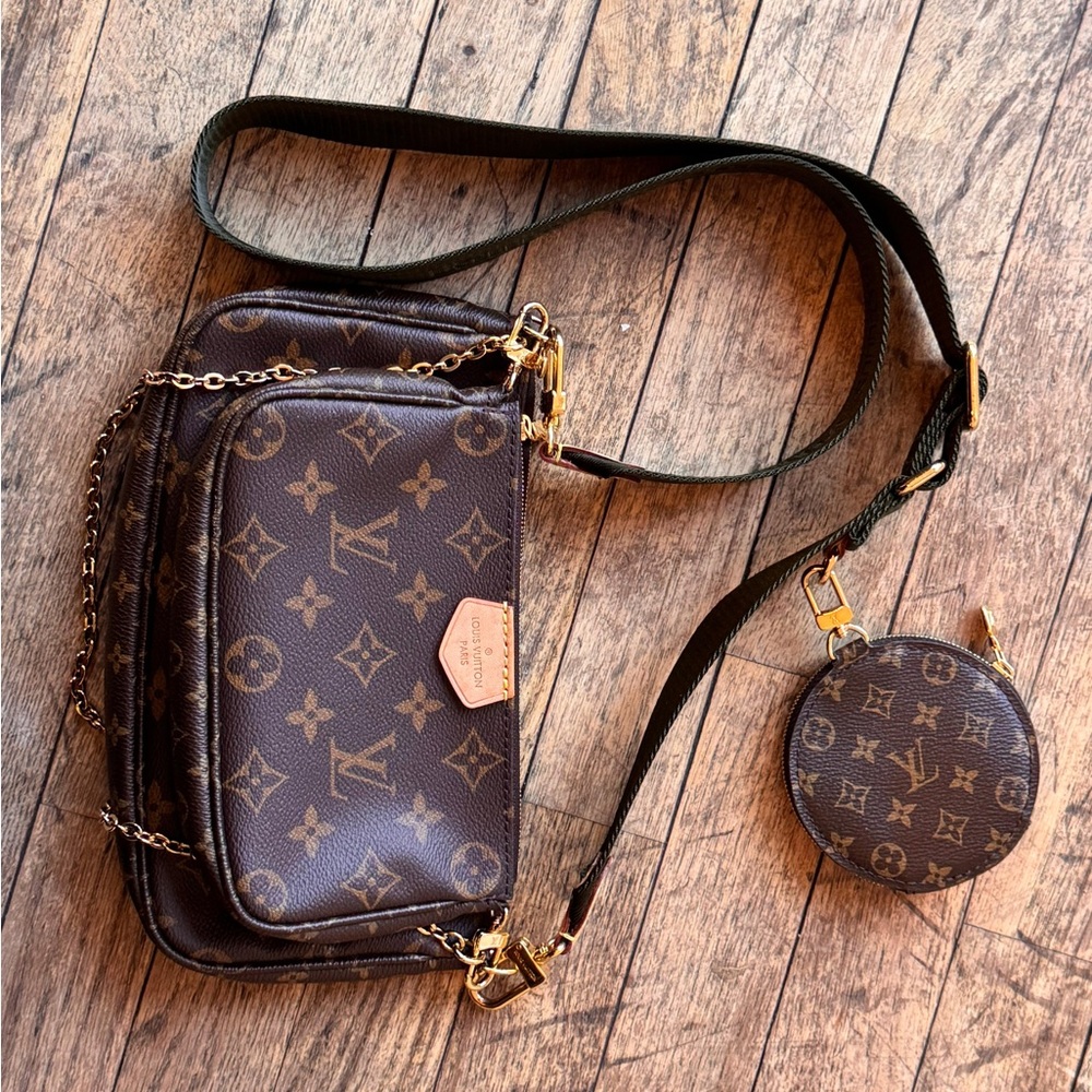 Louis Vuitton Monogram Crossbody with pochette accessories